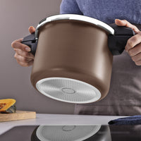 Panela de Pressão Arizona Induction em Alumínio com Revestimento Interno e Externo em Antiaderente Starflon Max Mocaccino 20 cm 4,5 L